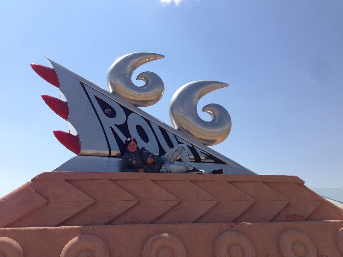 Одно из знаковых мест на этой трассе, а их там видимо невидимо.