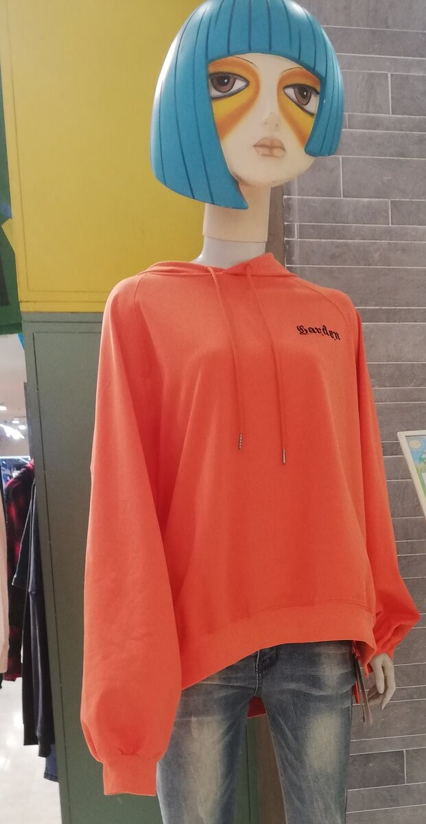 Манекен , ну очень усталый...