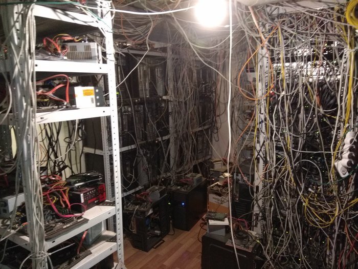 Домашняя серверная. Сервер bad. Серверный стенд. Сервер горизонтальный. Приколы в серверной комнате.