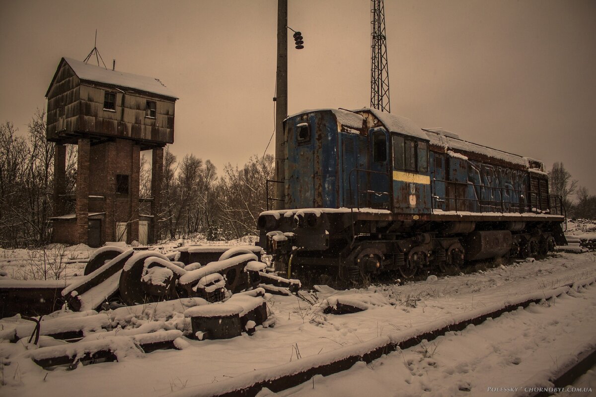 Припять станция. Станция Янов Чернобыль. Припять ЖД станция. Станция Янов Припять. Депо станция Янов Припять.