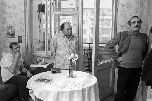 Георгий Данелия (справа) на съёмках фильма "Афоня".  