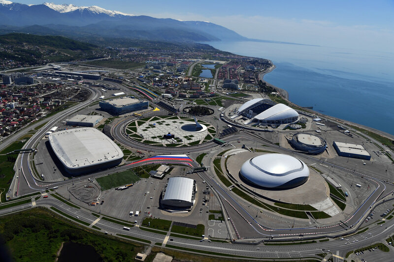 Трасса формулы 1 в сочи. Sochi autodrom f1. Олимпийский парк сочи формула 1. Олимпийский парк сочи гоночная трасса. Гоночная трасса формула 1 сочи.