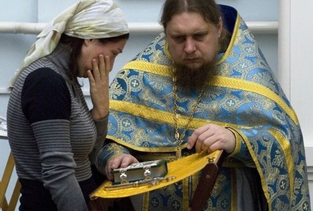 Епитимия (наказание) может назначаться в зависимости от состояния совершившего грех человека. Фото: http://molitva-info.ru/duhovnaya-zhizn/grekh-prelyubodeyaniya.html