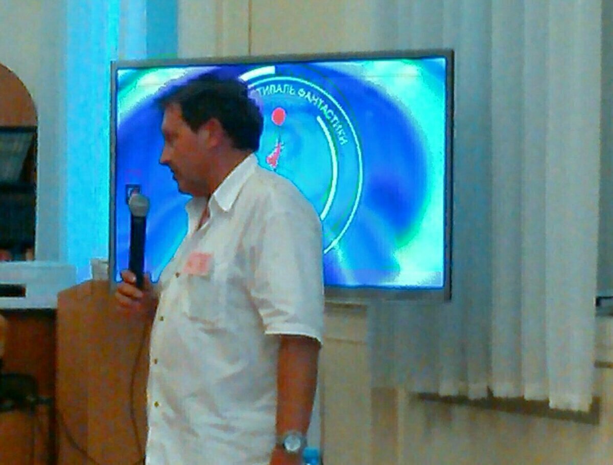 рецензию подготовил Борис Долинго