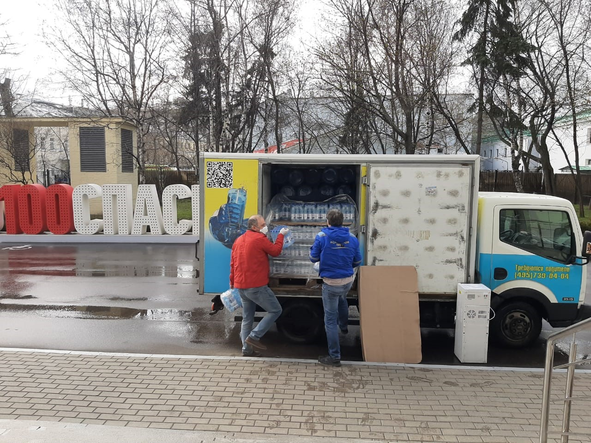 Фонд «Образ жизни» помогает сотрудникам московской «Скорой» и 52-ой больницы бороться с коронавирусом. Новая программа фонда «Могу и помогу» направлена на поддержку врачей, детских домов, домов престарелых, социальных центров во время пандемии.