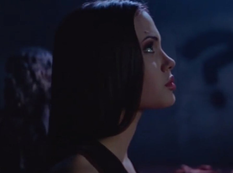 Джоли в роли киборга.