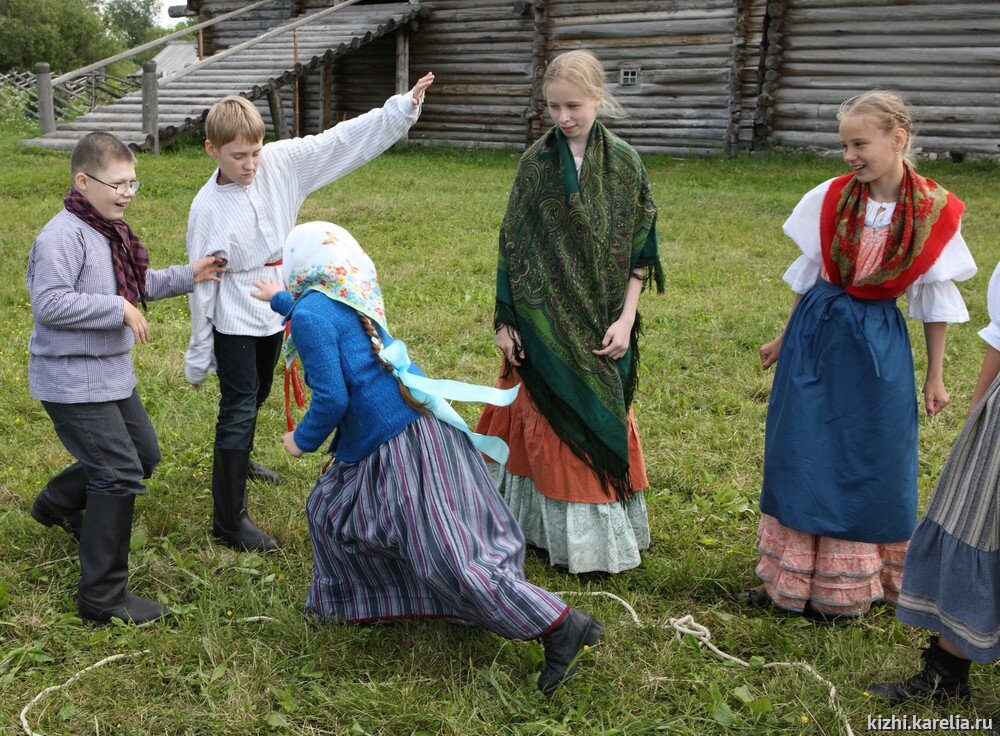 удмуртские традиционные игры. традиционный праздник удмуртов гербер. удмуртские детские игры. народные игры удмуртов. праздник гырон быдтон в удмуртии.