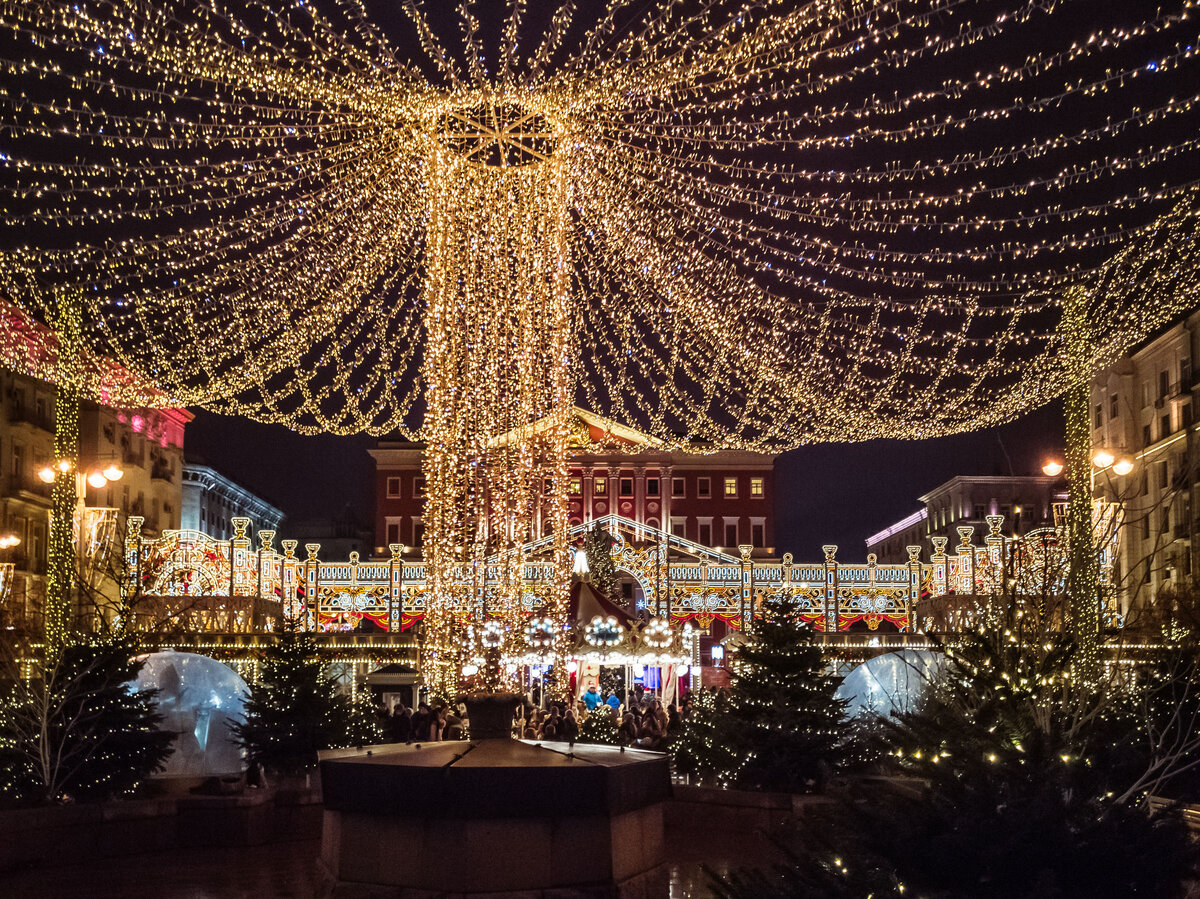 Ночная новогодняя Москва.