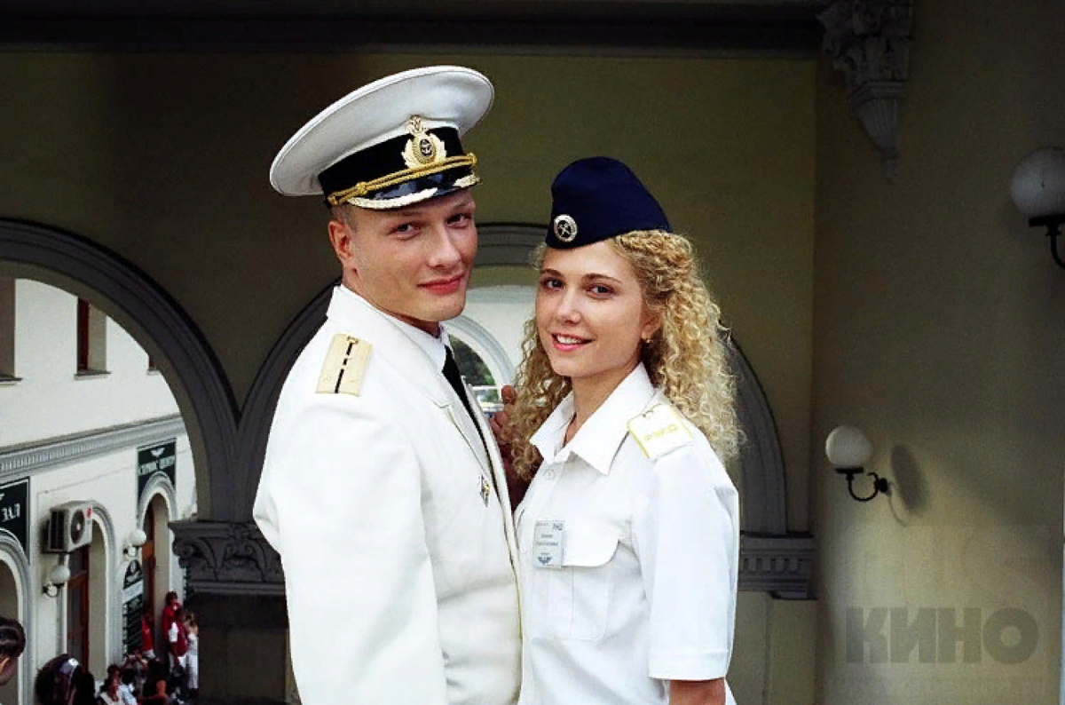 В роли Валеры ("Дельфин") в сериале "Путейцы-2"   Источник: Яндекс.Картинки