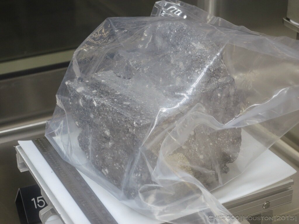 Образец лунного грунта. Источник изображения: aslan.livejournal.com