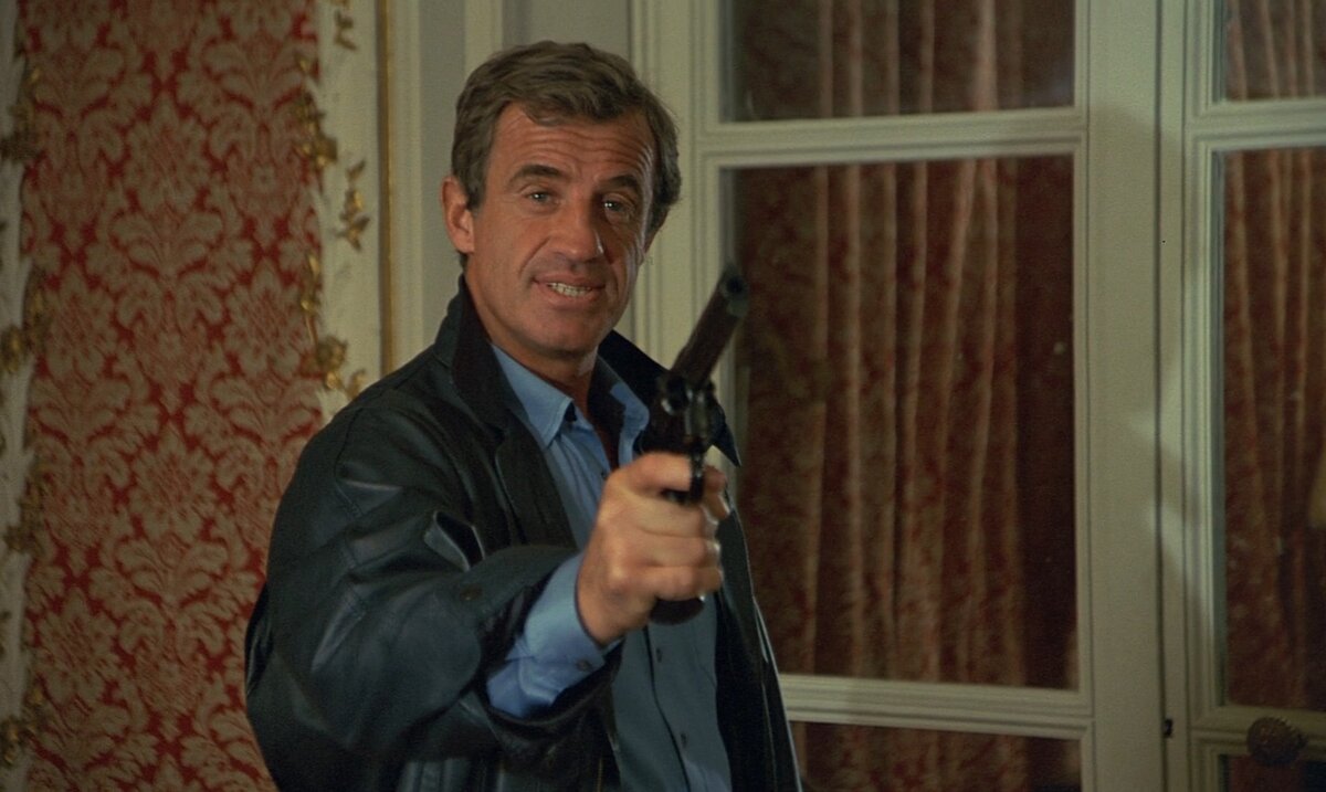 Из Франции пришла печальная весть: ушел из жизни Жан-Поль Бельмондо. В таких случаях говорят, не стало целой эпохи. Без этого человека невозможно представить себе французское кино.-4