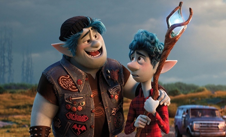 Вперед (2020)

 Второй мультфильм студии Pixar, участвующий в этом году в оскаровской гонке. Двое братьев-эльфов Иэн и Барли живут в мире, где магия уступила место современным технологиям. На свое 16-летие Иэн получает в подарок от матери посох, который завещал ему отец. Благодаря волшебству посоха, эльфам удается вернуть родителя из небытия, но, к несчастью, только наполовину. Все вместе они отправляются в путешествие на поиски другого магического кристалла, который завершит волшебный обряд.