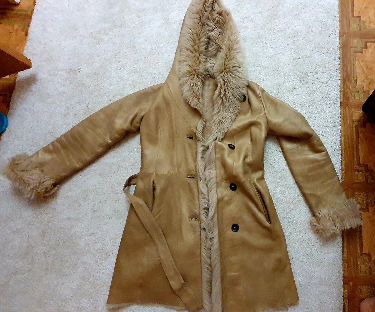 Теперь у меня есть вот такая дубленка. В галерее показываю ее состав