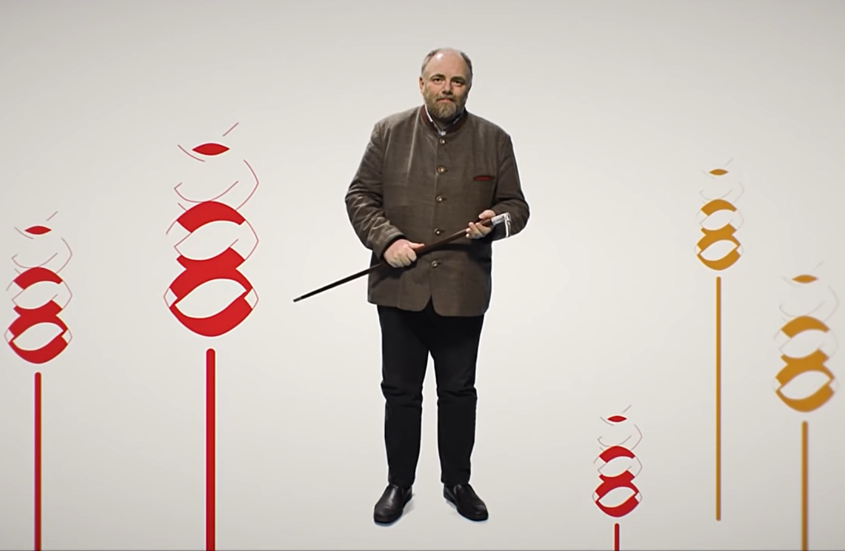 Скриншот с видео лекции Егора Холмогорова о Николае Гумилеве, YouTube-канал RT Россия