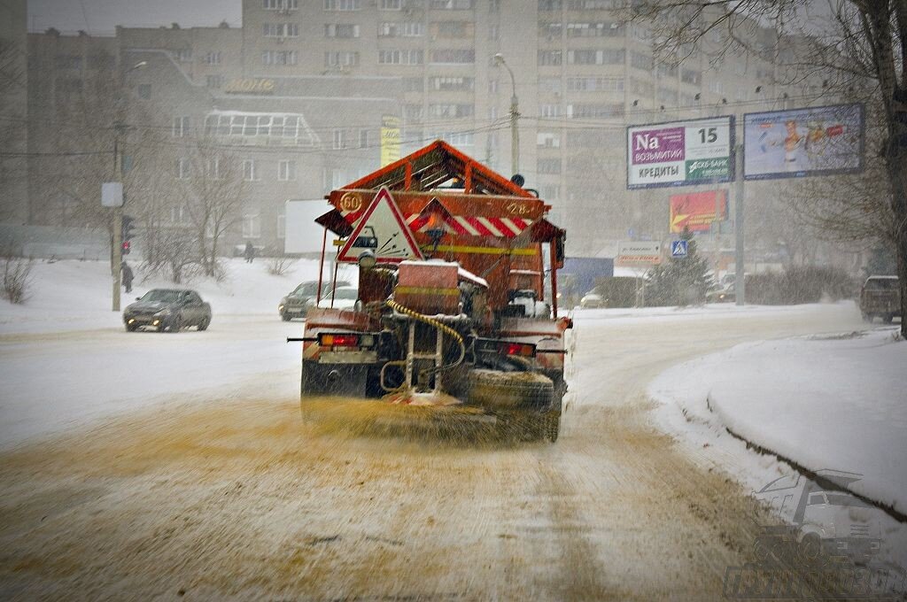 При помощи противогололедных реагентов можно эффективно и быстро бороться с наледью