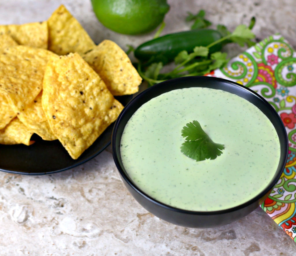 Дип-соус со сливочным маслом и болгарским перцем