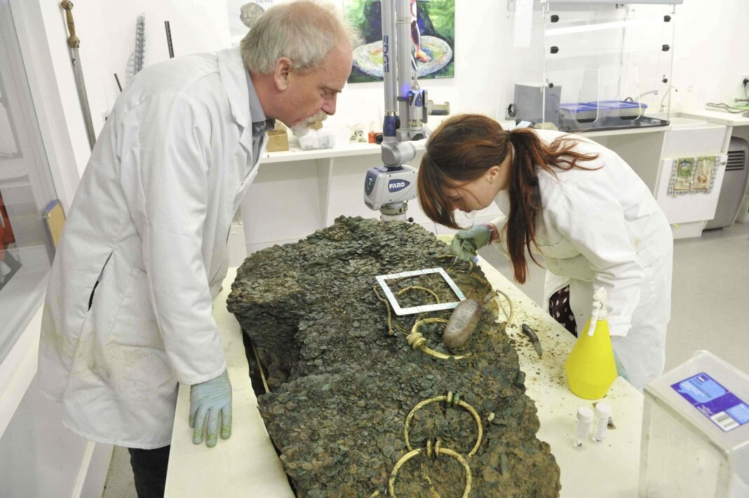 Grouville Hoard, найденный в Джерси во время очистки и расследования в 2012 году