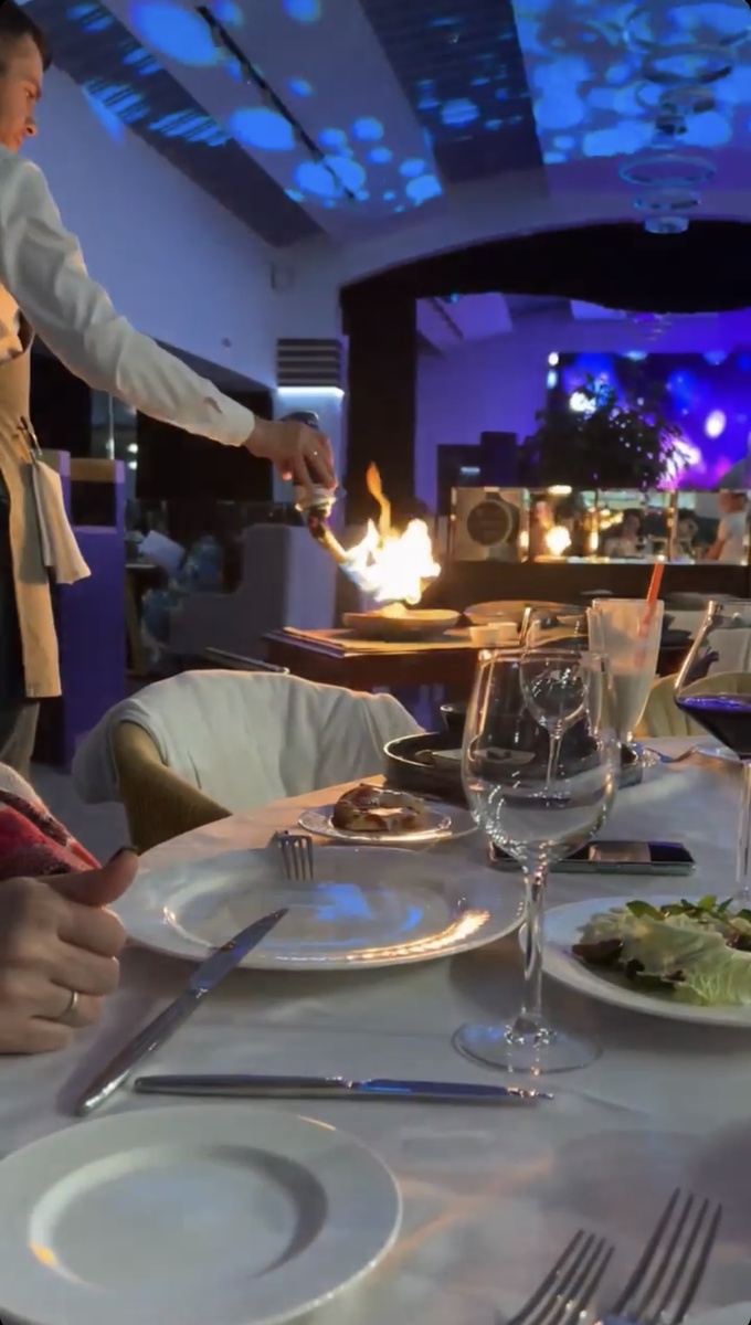 Поджигали при нас пасту, также поджигают безе и может что еще 