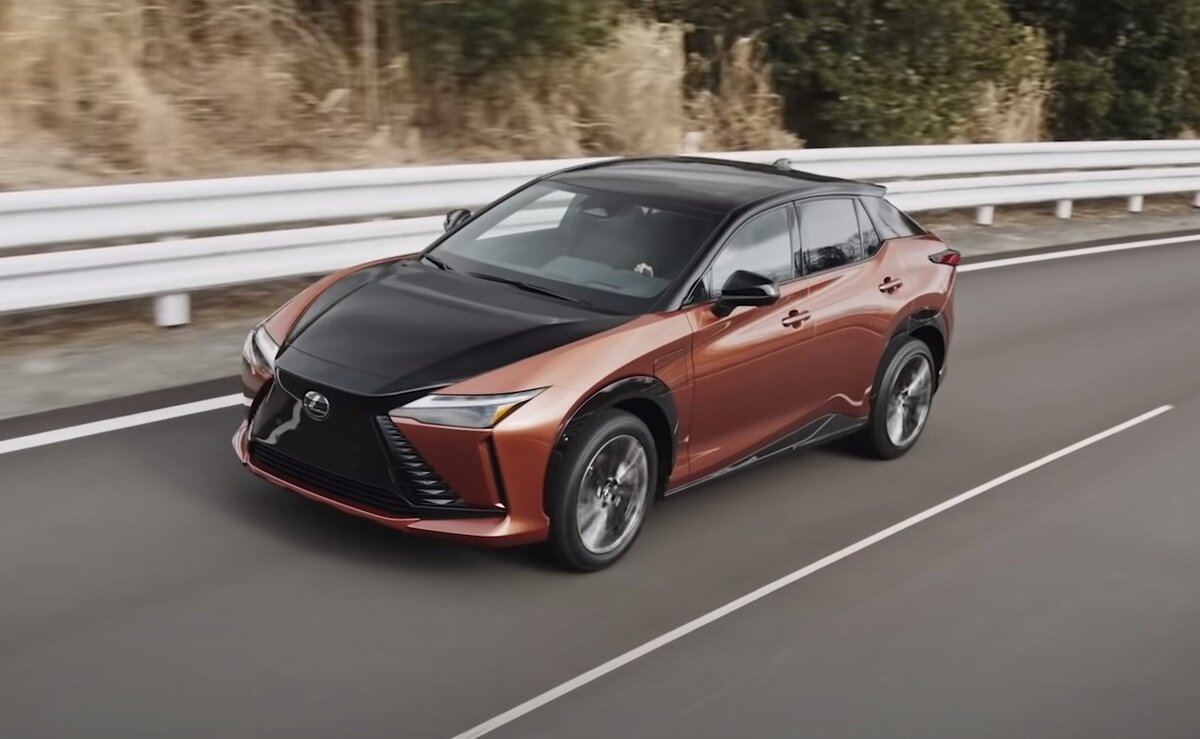 LEXUS RZ450e. Первый премиальный электрокроссовер бренда. | SVS action |  Дзен