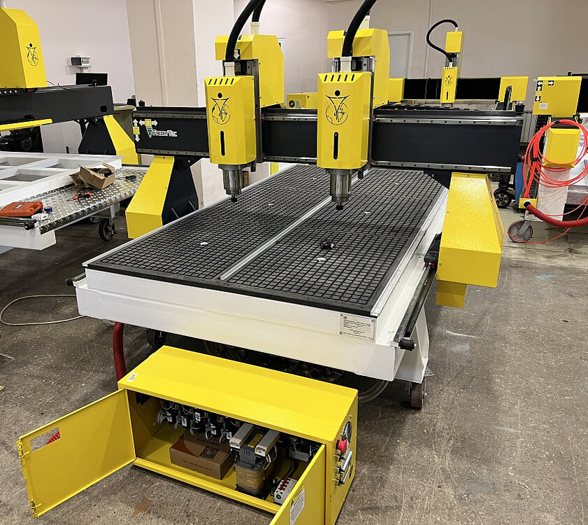 Фрезерный двухшпиндельный станок Frezertec 1325 с СЕРВОШАГОВЫМ ДВИГАТЕЛЕМ, производства "Станки Трейд" 