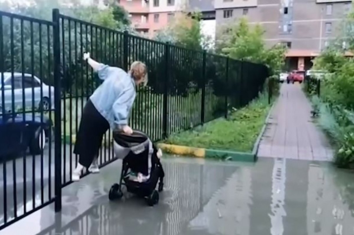    Половина незамужних волгоградок, родивших в 2021-м, стали мамами-одиночками