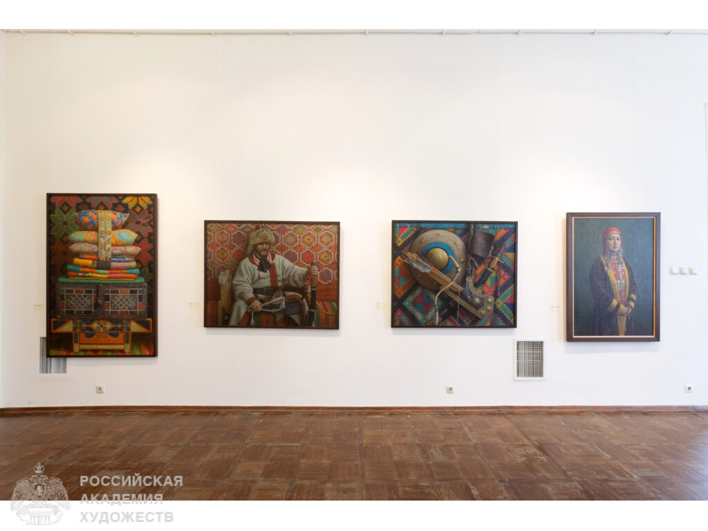 Залы с экспозицией «Истоки. Уфа-Москва-Вышний Волочек» Рашита Хабирова в РАХ (Москва, Пречистенка, 21). Фото: Виктор Берёзкин, пресс-служба РАХ. 2023