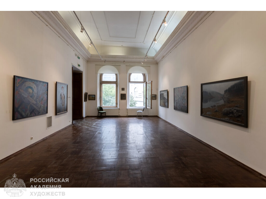 Залы с экспозицией «Истоки. Уфа-Москва-Вышний Волочек» Рашита Хабирова в РАХ (Москва, Пречистенка, 21). Фото: Виктор Берёзкин, пресс-служба РАХ. 2023