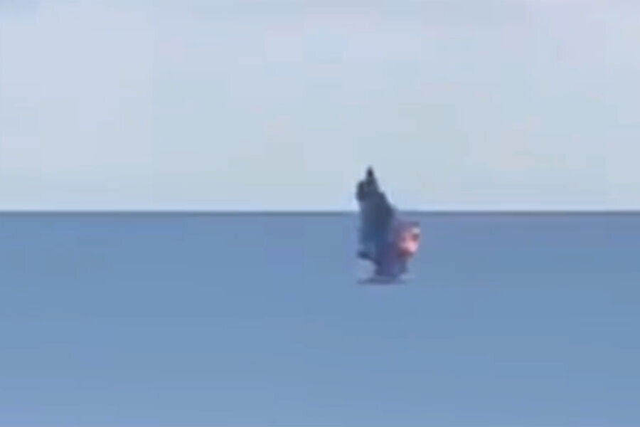 Атака на новороссийск 17. Новороссийск дроны атака. Атака бпла на новороссийск. Оленегорский горняк большой десантный корабль в новороссийске. Взрывы в новороссийске вчера.