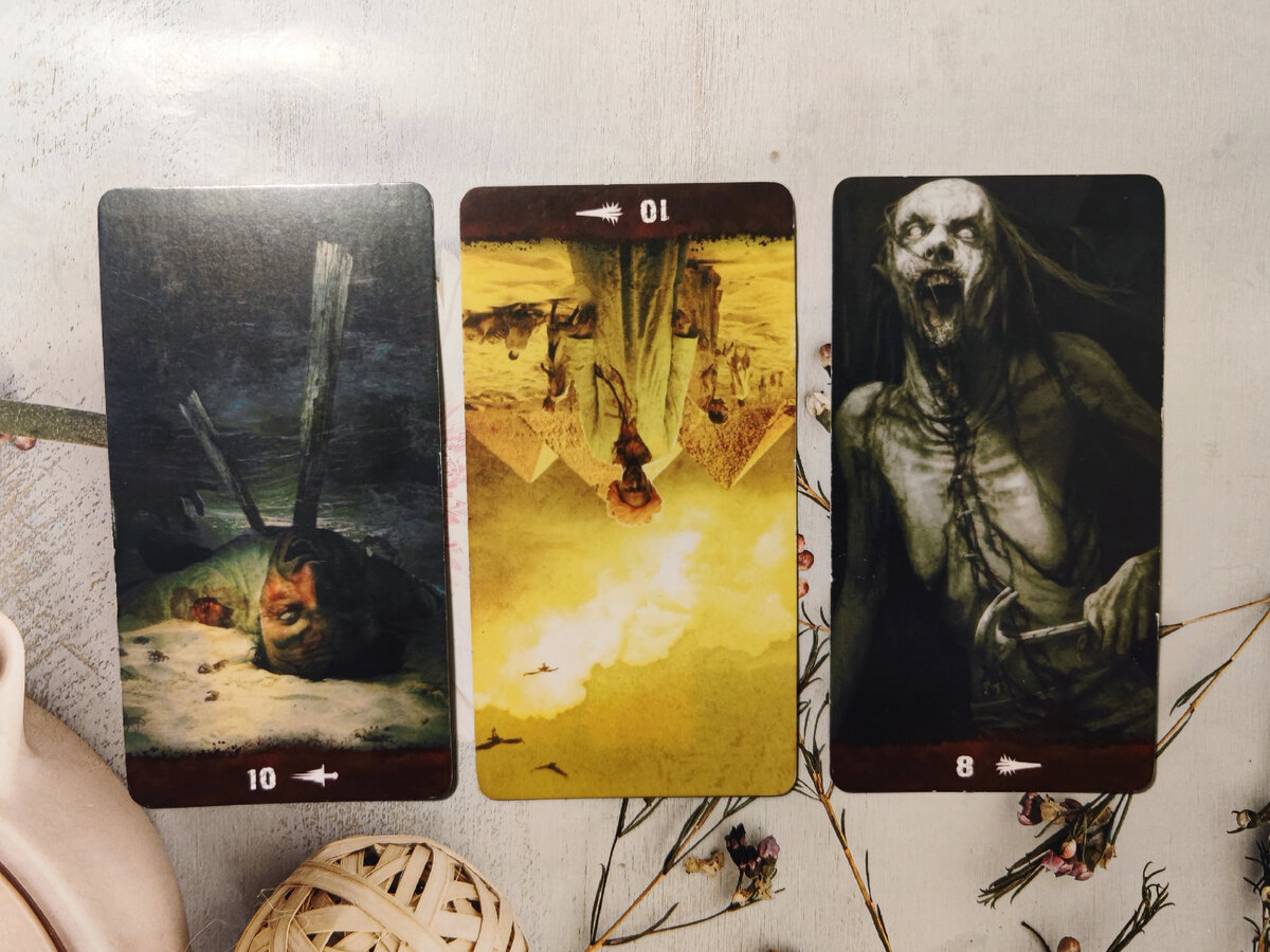 Хельга читает таро оракулы дзен