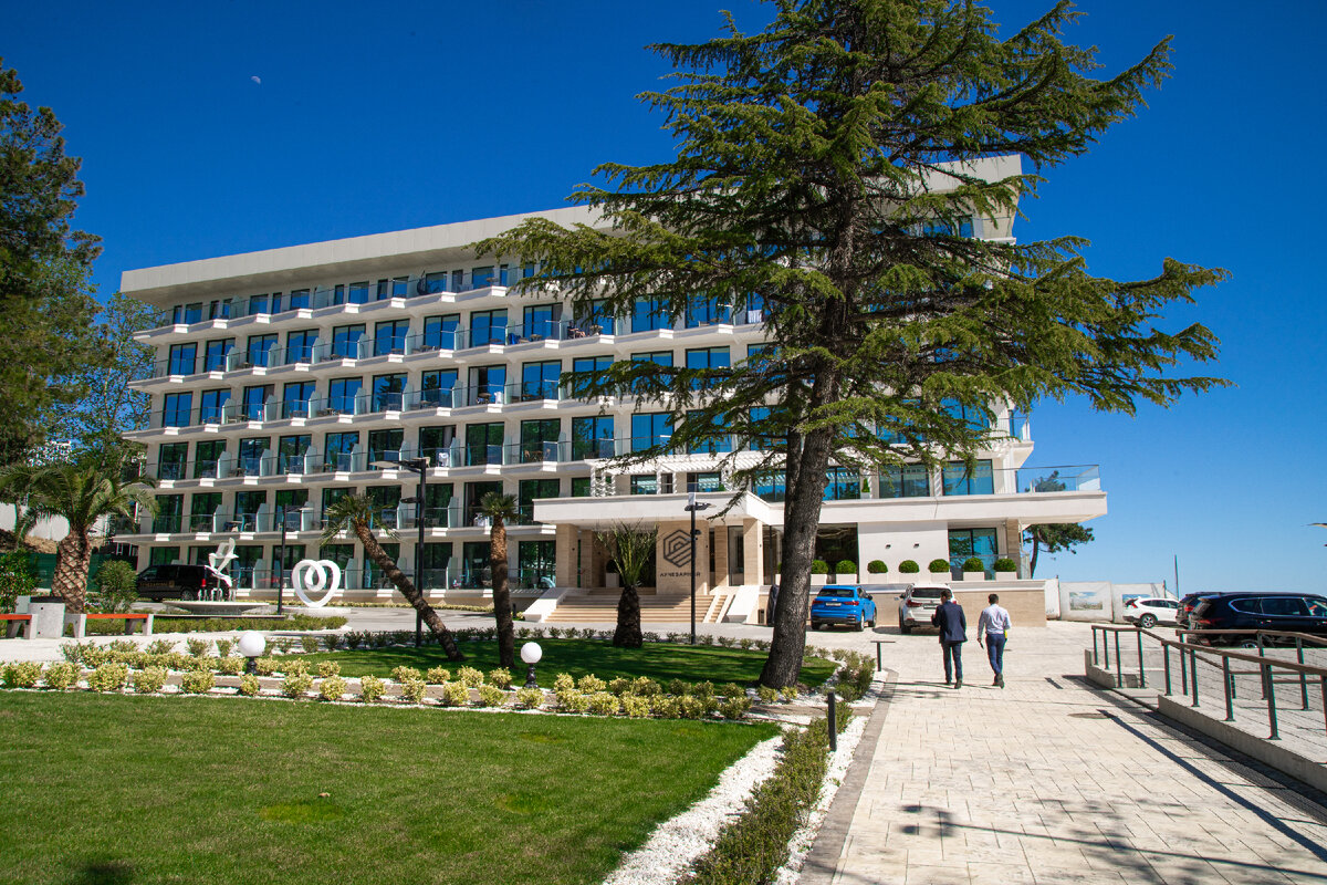 Апартаментный комплекс Лучезерный, на первой береговой линии в Сочи