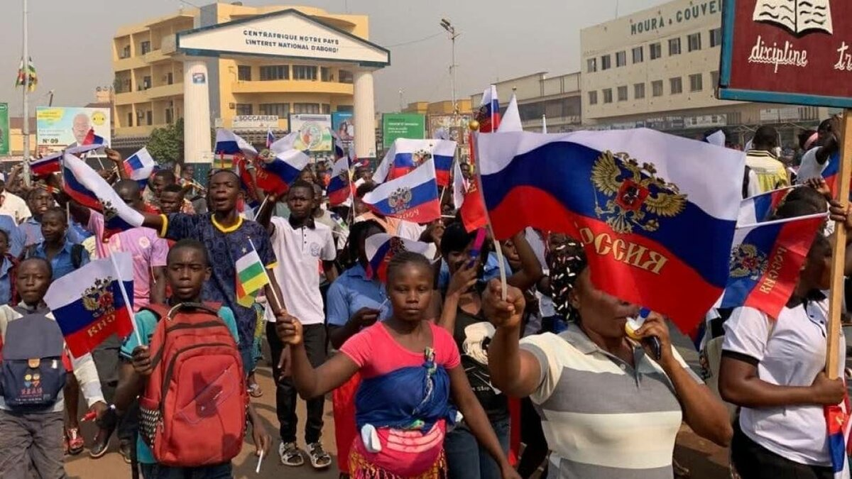 10 тысяч африканцев. Африканцы. Масаи. Красивые африканцы мужчины. Жители африки.