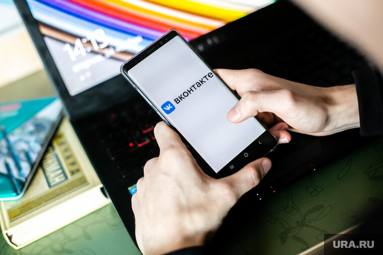    Вербовка российских несовершеннолетних происводится в мессенжерах и соцсетях