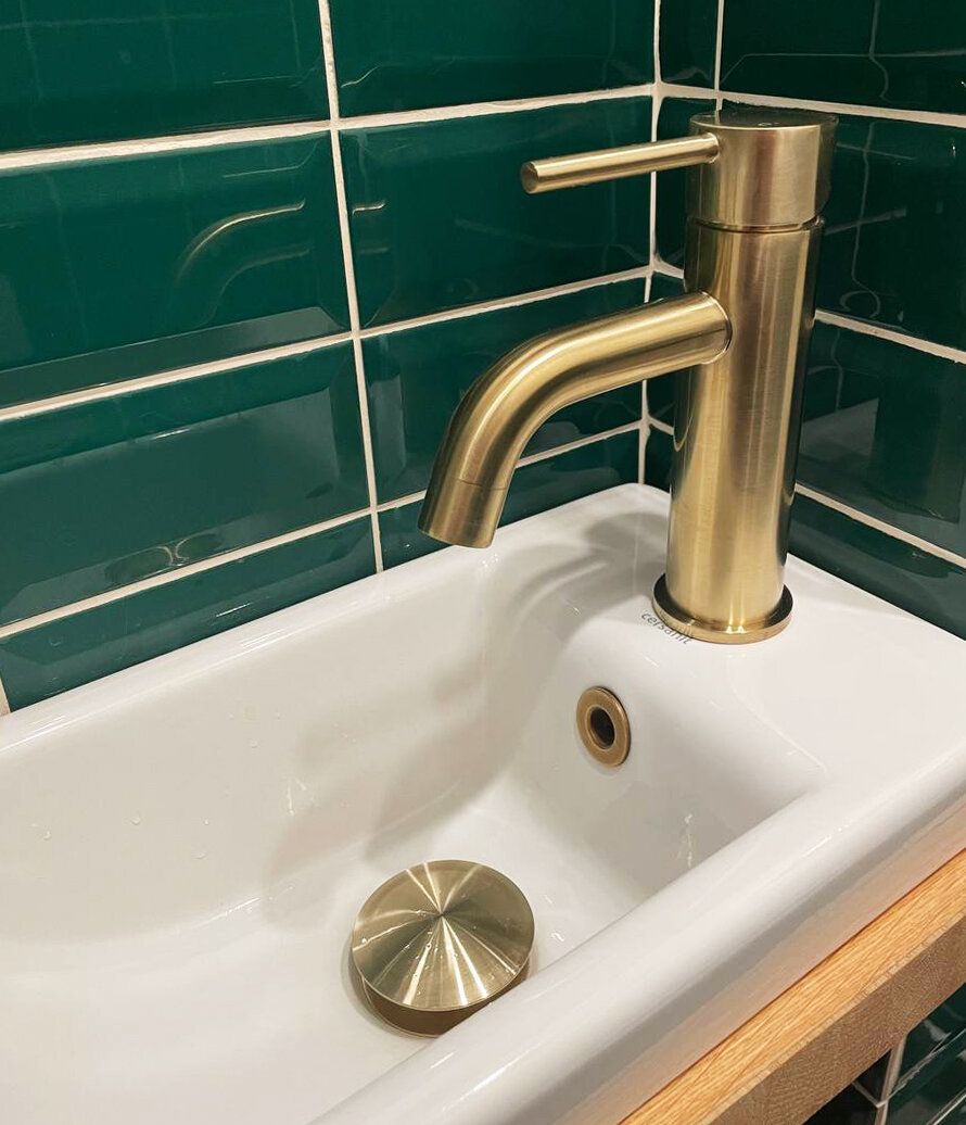 наш смеситель в цвете brushed gold (латунь)