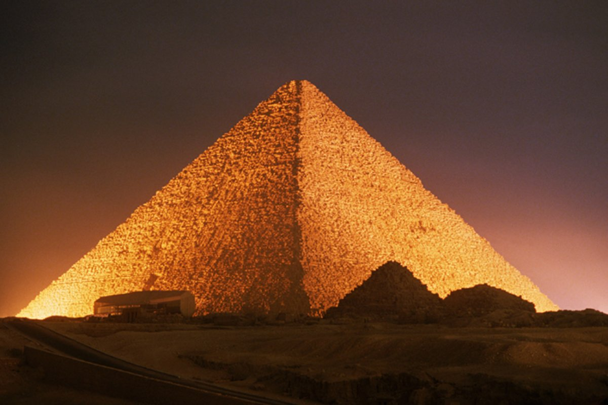 Что представляют собой египетские пирамиды. Пирамида Хуфу Египет. Пирамида Хеопса. Пирамида Хеопса семь чудес света. Пирамида Хеопса (Хуфу).