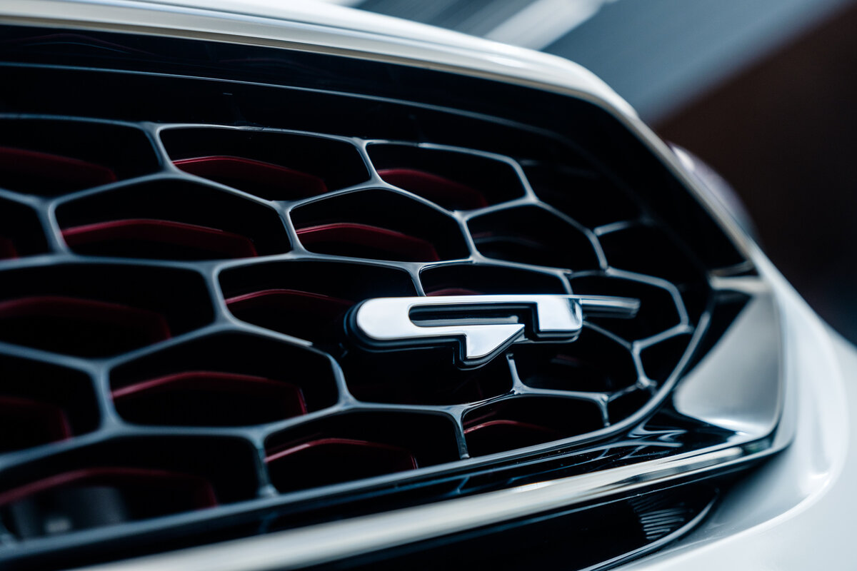 GT-модели от Kia – это яркий дизайн, мощные двигатели и спортивные настройки шасси