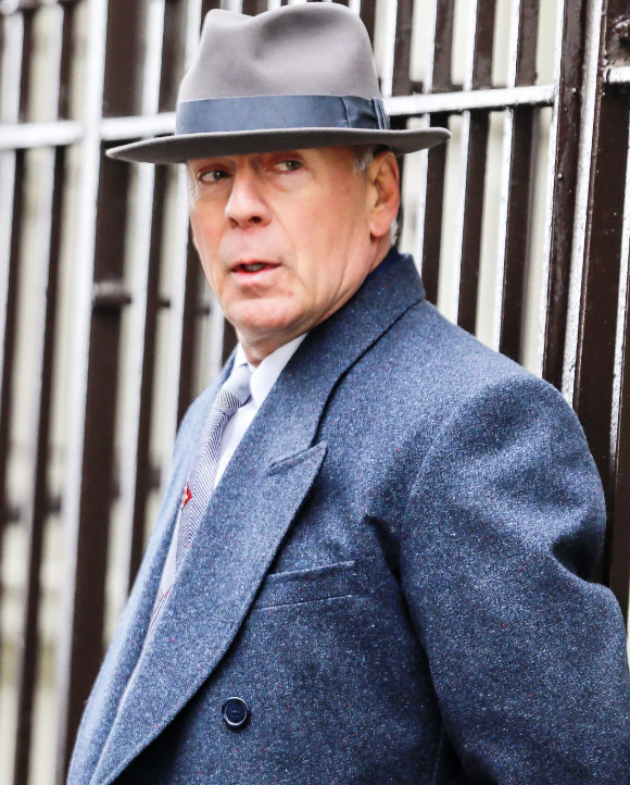 Фото из сети. Брюс Уиллис в образе Фрэнка, фильм "Сиротский Бруклин"