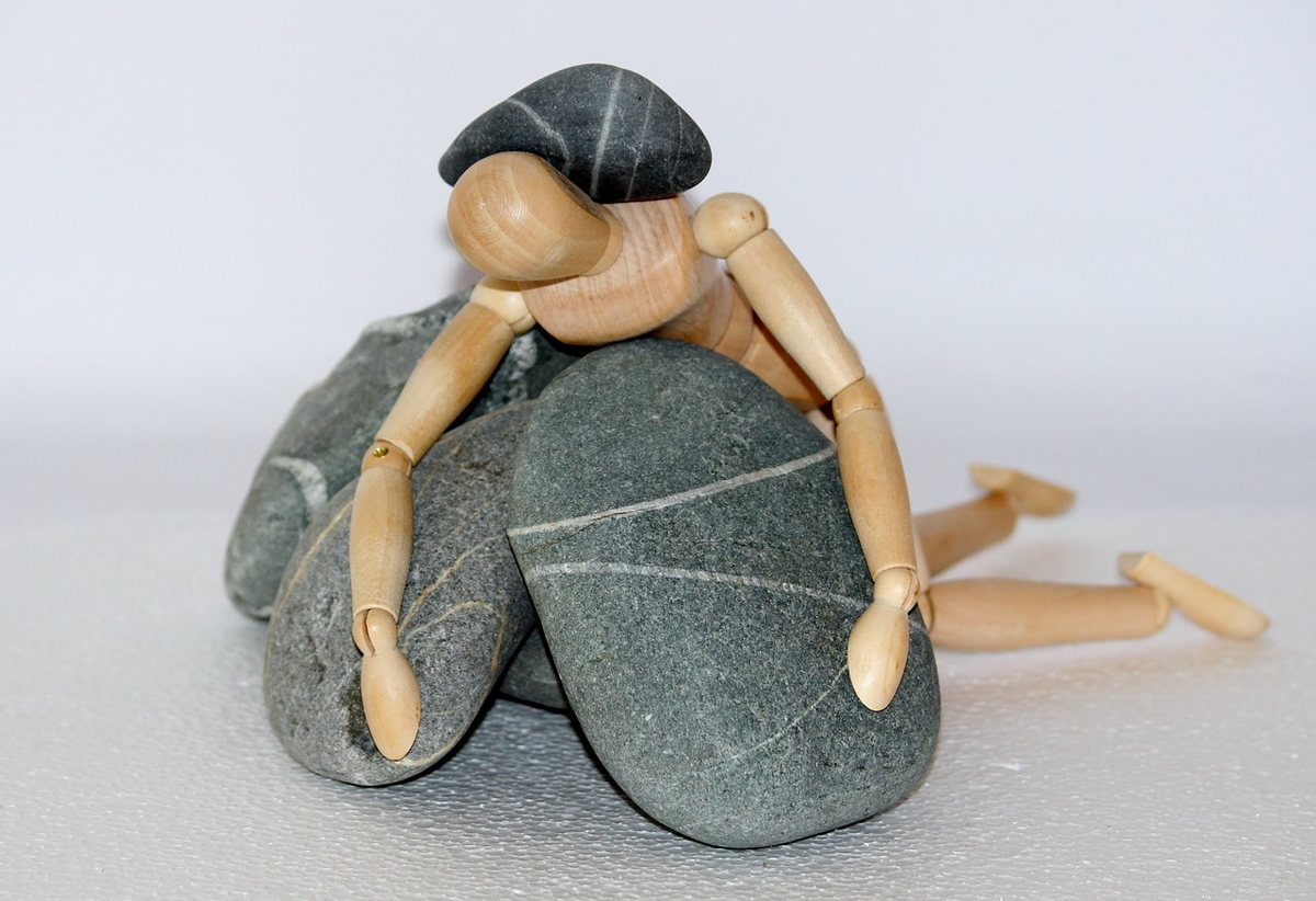 https://cdn.pixabay.com/photo/2015/10/10/13/42/holzfigur-980784_1280.jpg