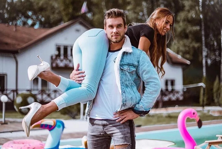 Что связывает Юлю Белую и Евгения Ромашова?