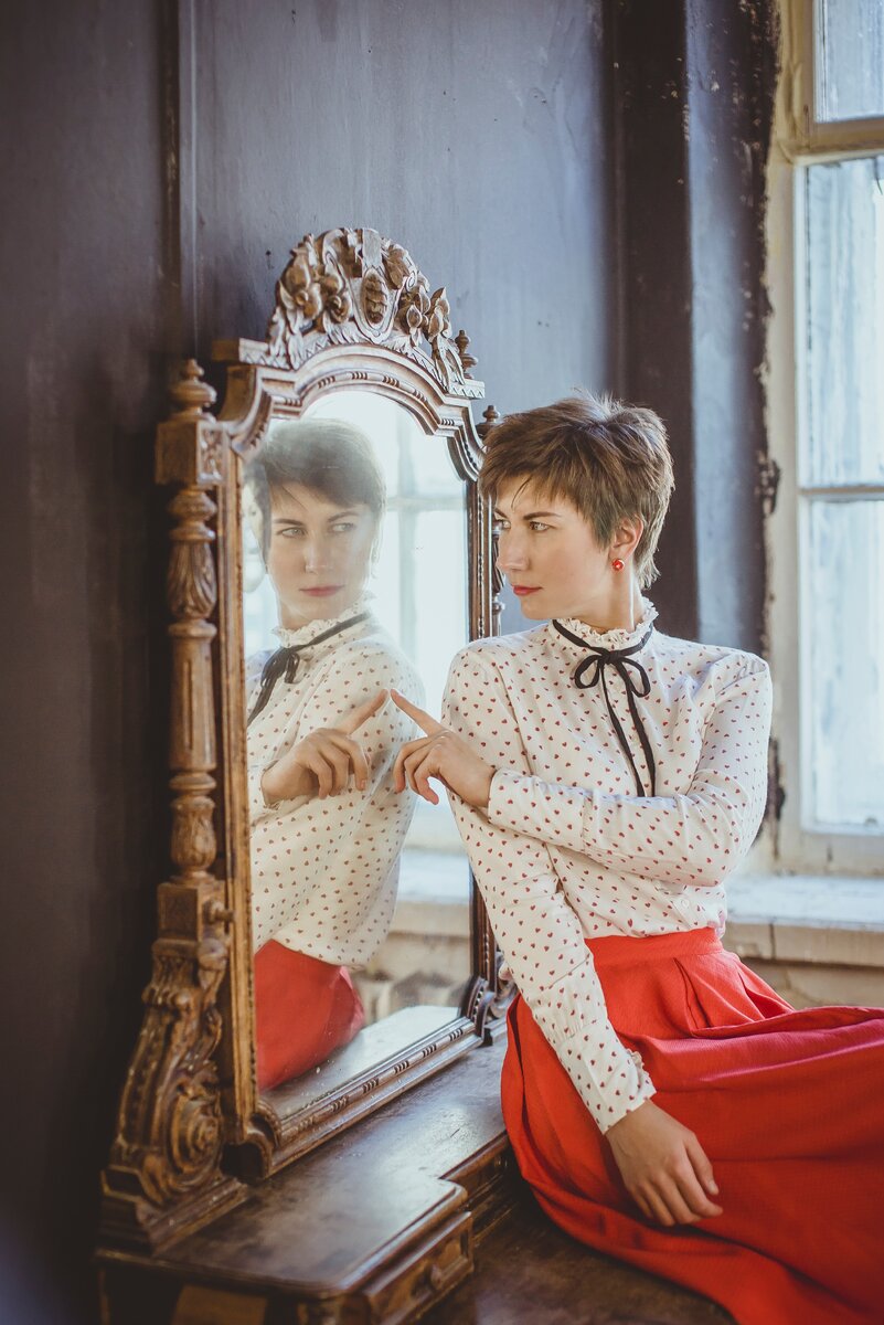 В студии есть несколько залов, они не интерьерные. Здесь преобладают фоны и стены. Наш назывался зал Black. 