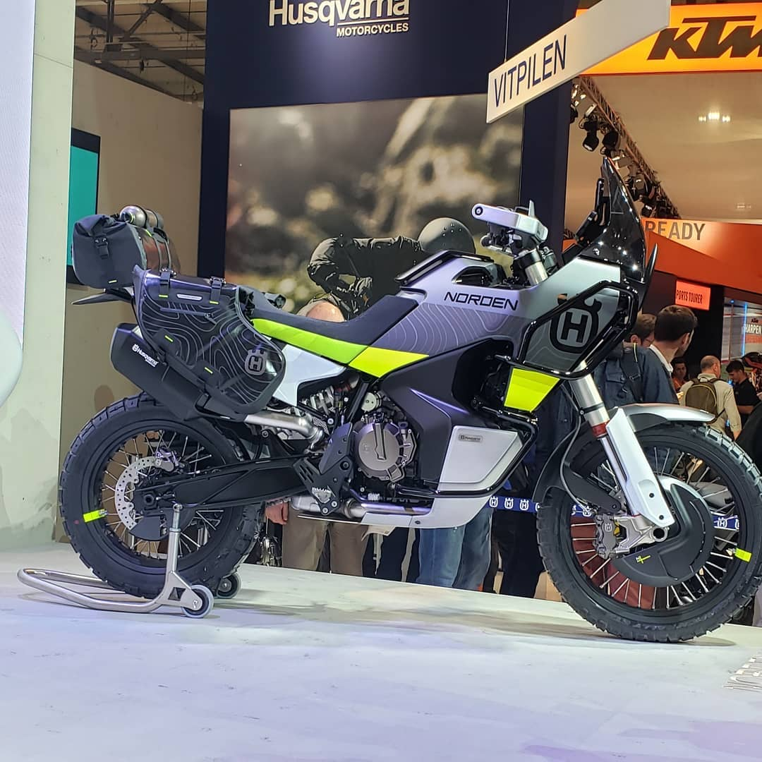 Husqvarna 901. Хускварна Норден. Хускварна Нортон 901. Норден мотоцикл.