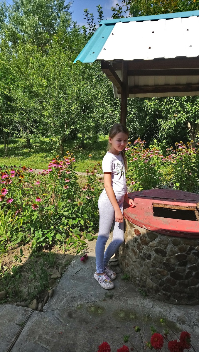 рядом с колодцем (листайте галерею)