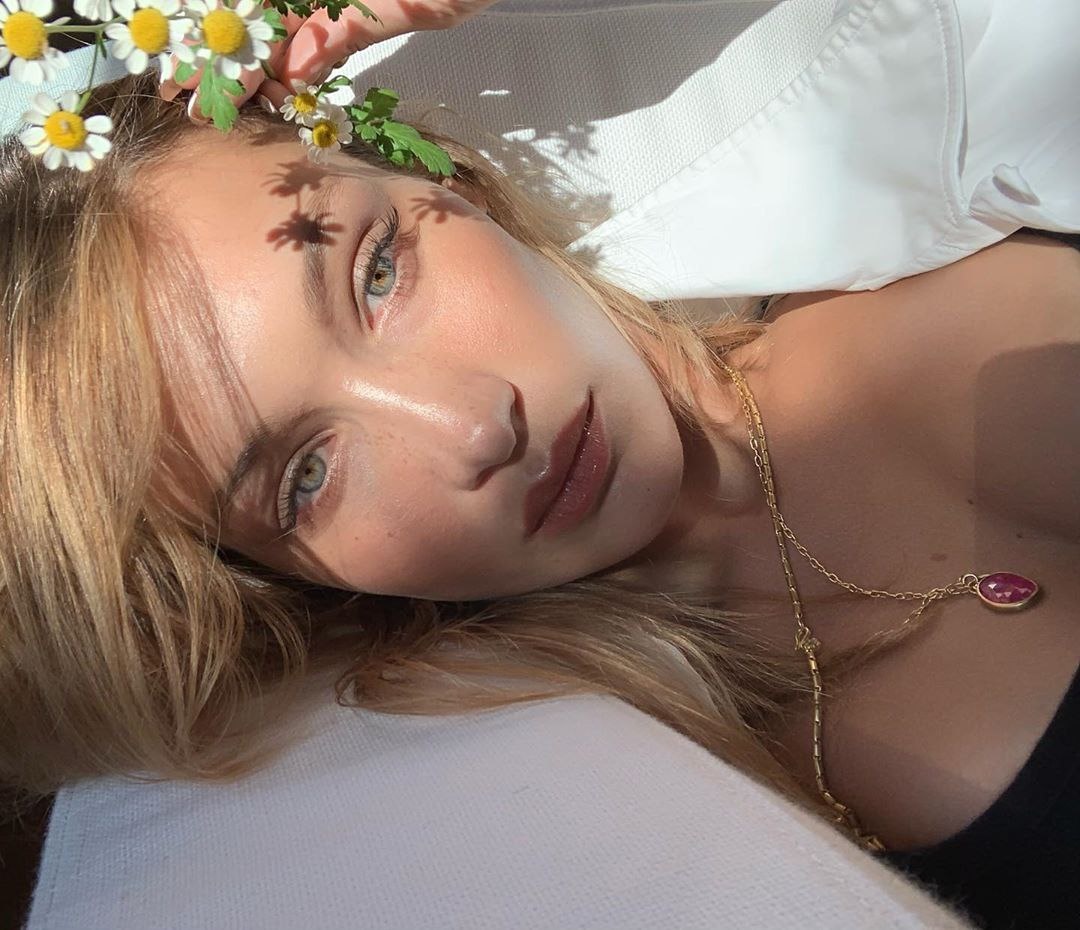 
instagram.com/bellahadid