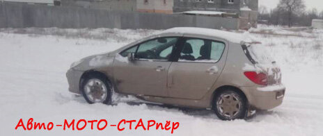 Зимой в нечищенных дворах частного сектора - сложновато!