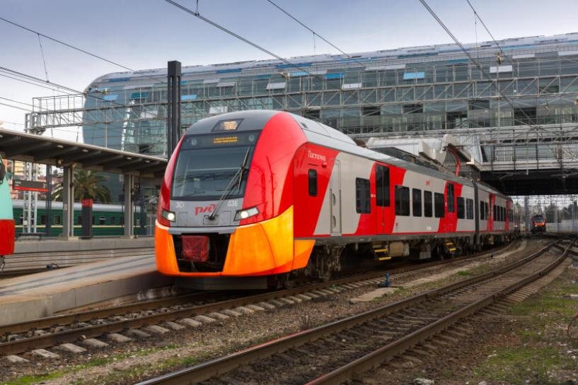 "Ласточка" на вокзале в Адлере. Фото с сайта tutu.ru