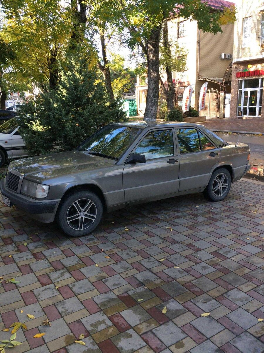 Мерседес 190 