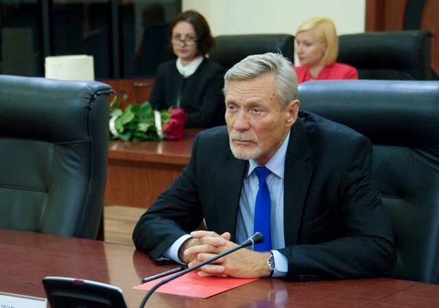 Александр Яковлевич - видный общественный деятель