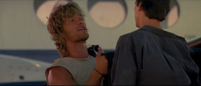 Кадр из фильма "На гребне волны"