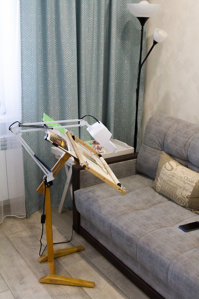 Вышивальный уголок. Фото автора.