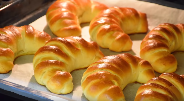 Рогалик булочка