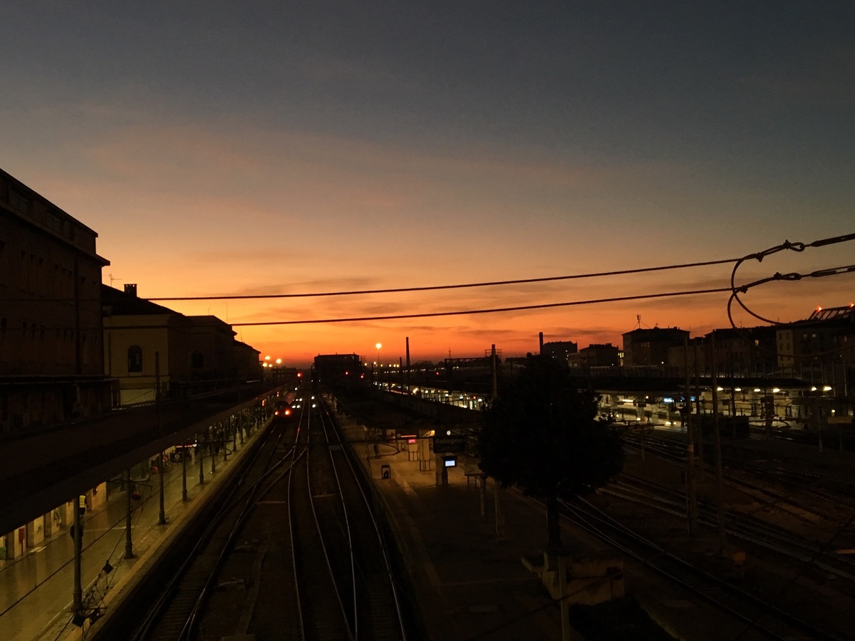 Закат в Болонье - эту фотографию я сделала уже на второй день в этом городе.